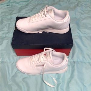 Reebok classic white shoe wide